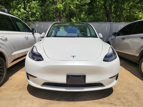 Used 2022 Tesla Model Y Performance AWD/4WD image 2