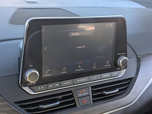 Used 2024 Nissan Altima 2.5 SV image 24