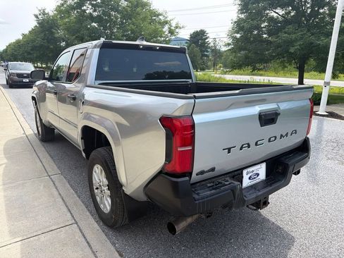 Used 2024 Toyota Tacoma SR w/ SR Upgrade Package AWD/4WD image 5