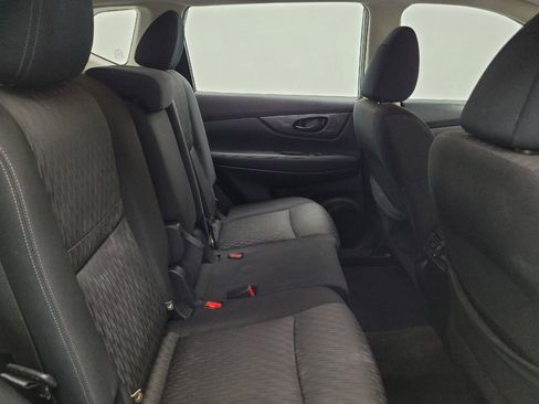 Used 2020 Nissan Rogue S FWD image 19