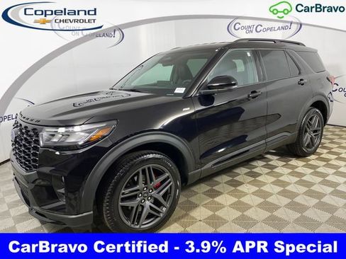Used 2025 Ford Explorer ST-Line w/ ST-Line Street Pack image 1