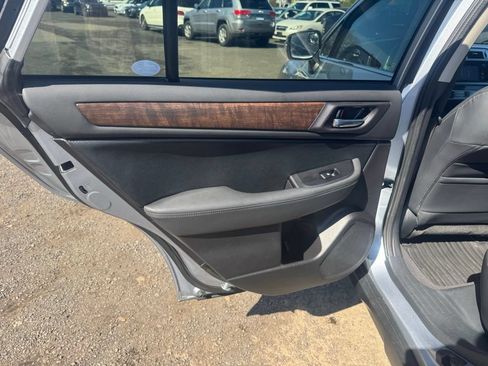 Used 2016 Subaru Outback 2.5i Limited AWD/4WD image 22