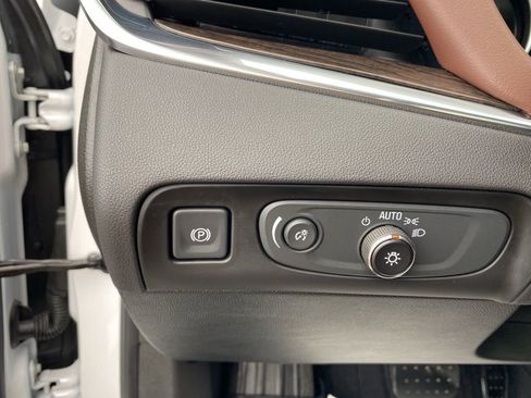 Used 2020 Buick Enclave Avenir w/ Avenir Technology Package image 14