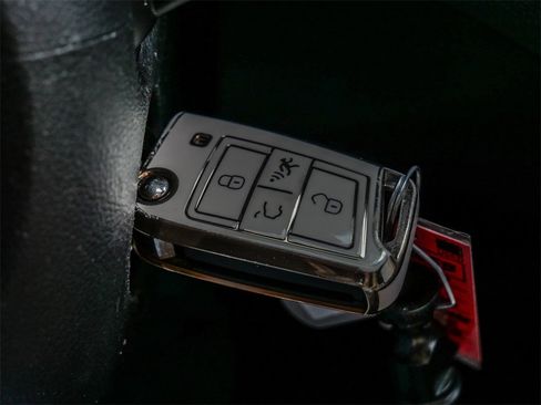 Used 2020 Volkswagen Atlas Cross Sport S image 29