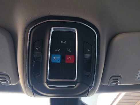 Used 2024 Jeep Wagoneer L Series III image 7