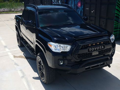 Used 2021 Toyota Tacoma SR w/ SR Convenience Package RWD image 19