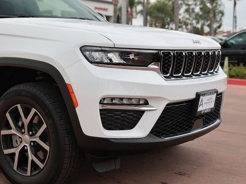 New 2025 Jeep Grand Cherokee Limited image 7