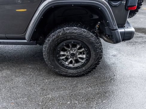 Used 2022 Jeep Wrangler Unlimited Rubicon w/ Dual Top Group AWD/4WD image 16