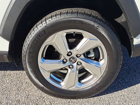 Certified 2021 Toyota RAV4 XLE Premium image 5