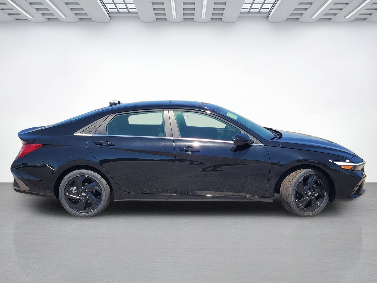 New 2026 Hyundai Elantra SEL Sport Premium FWD image 3