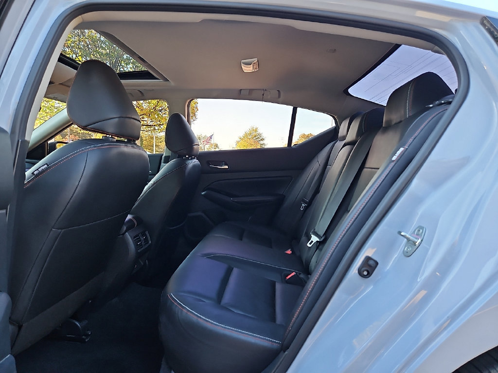 Certified 2023 Nissan Altima 2.0 SR FWD image 13