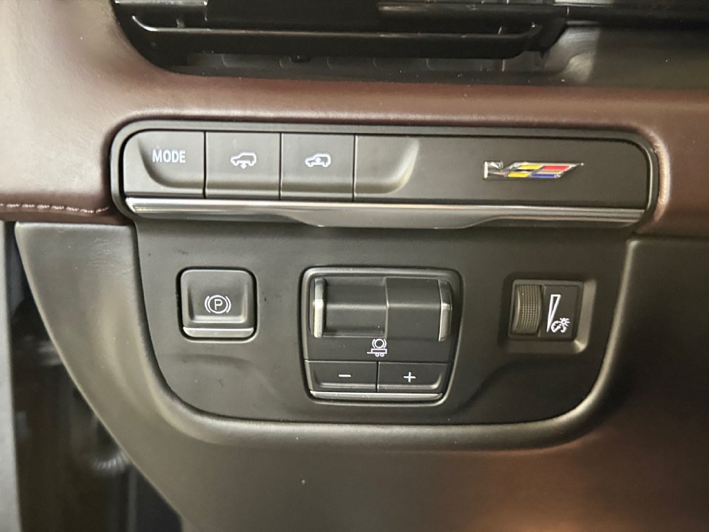 Used 2023 Cadillac Escalade V w/ LPO, ONYX Package AWD/4WD image 21