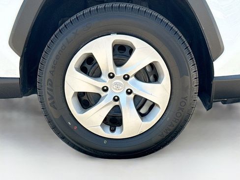 Certified 2022 Toyota RAV4 LE FWD image 31