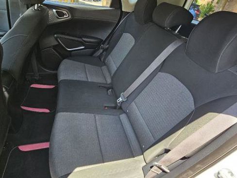 Used 2020 Kia Soul S FWD image 28