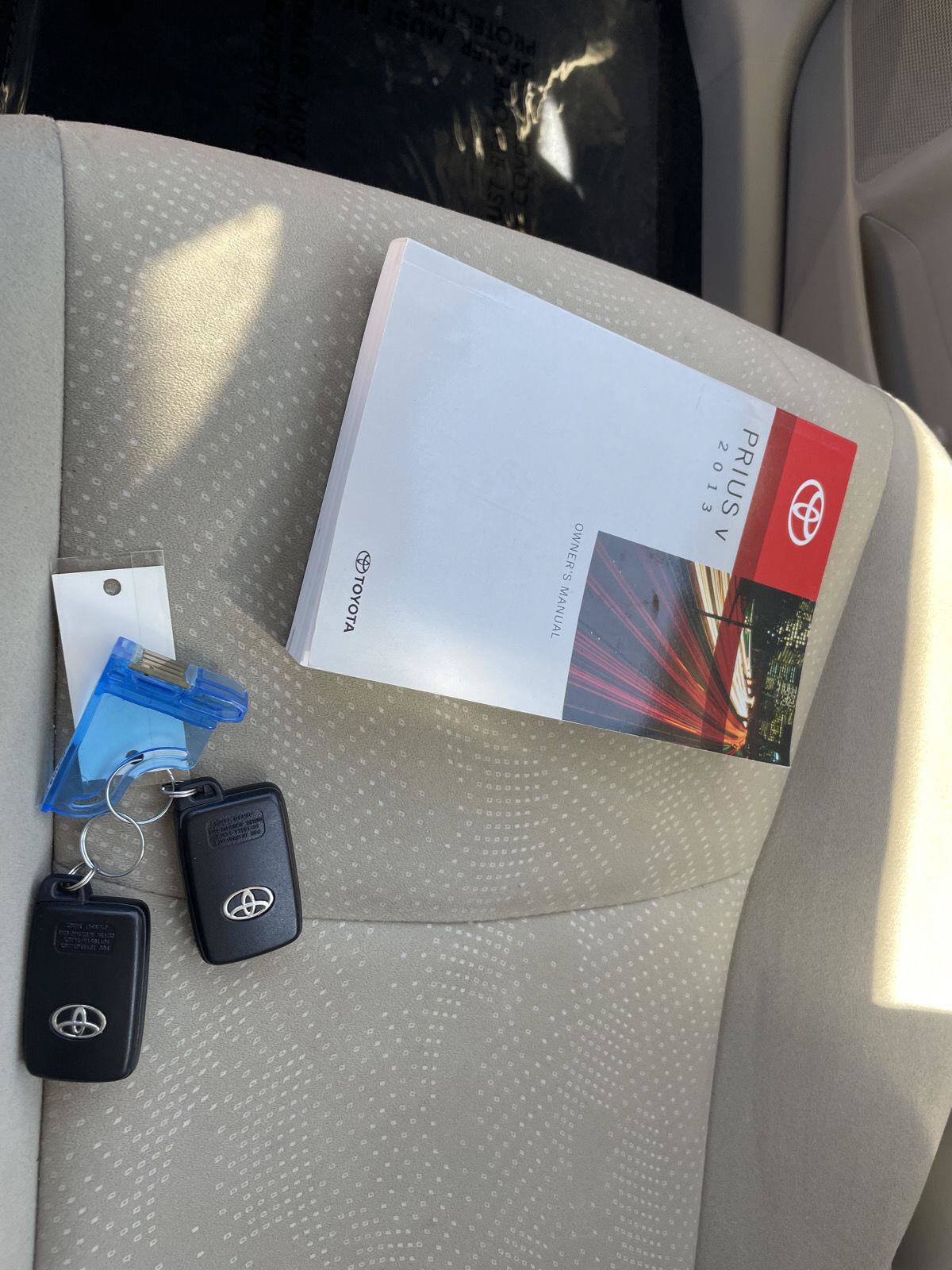 Used 2013 Toyota Prius V Two FWD image 11