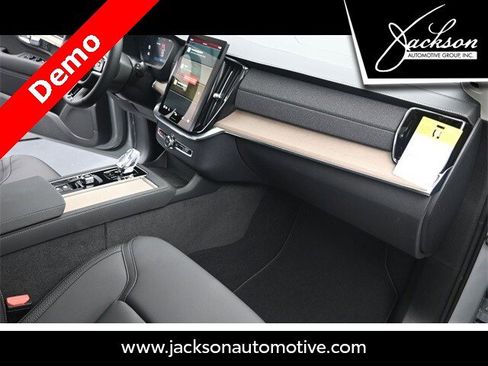 New 2025 Volvo XC90 B5 Core w/ Protection Package image 26