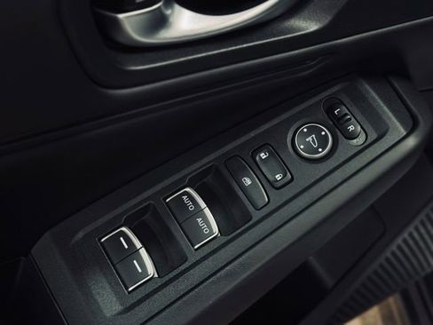 Used 2024 Honda Accord EX image 11