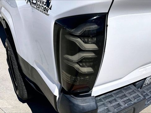 Used 2017 Toyota Tacoma SR RWD image 35
