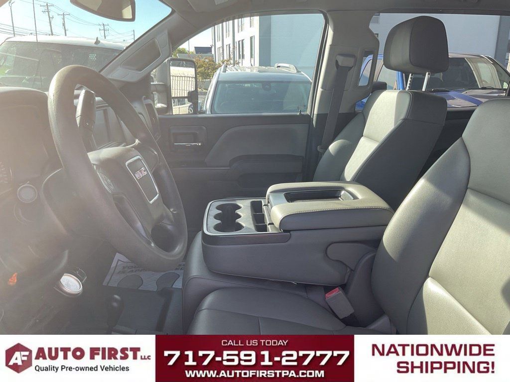 Used 2017 GMC Sierra 3500 4x4 Crew Cab image 11