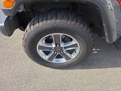 Used 2020 Jeep Wrangler Unlimited Sahara w/ Cold Weather Group image 5