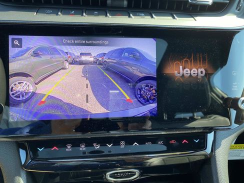 New 2026 Jeep Grand Cherokee Altitude image 11