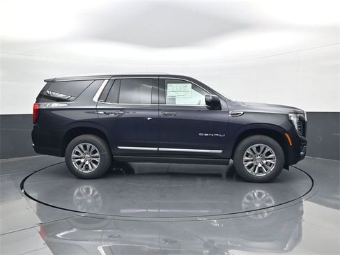 New 2026 GMC Yukon Denali w/ Sun & Power Step Package image 4