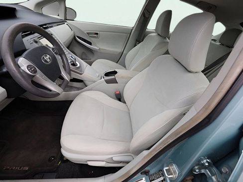 Used 2014 Toyota Prius Three image 11