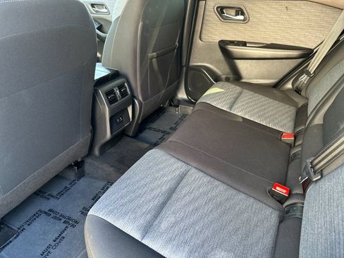 Used 2023 Nissan Rogue SV FWD image 11