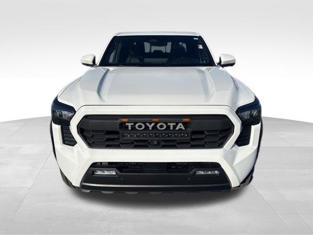 Used 2024 Toyota Tacoma TRD Off-Road w/ TRD Off Road Premium Package AWD/4WD image 8