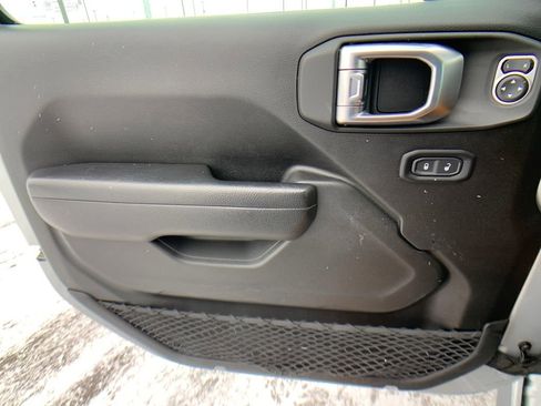 Used 2023 Jeep Wrangler Unlimited Rubicon 4xe w/ Cold Weather Group AWD/4WD image 12