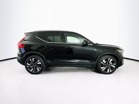 Used 2025 Volvo XC40 B5 Plus AWD/4WD image 10