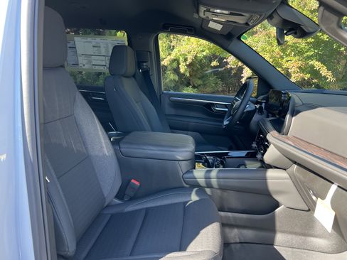 New 2026 Chevrolet Tahoe LS image 31