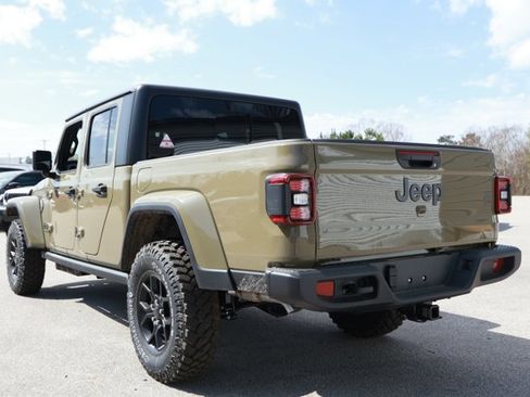 Used 2020 Jeep Gladiator Sport image 9