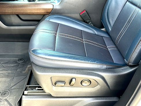 Used 2023 Chevrolet Silverado 1500 High Country w/ Technology Package image 15