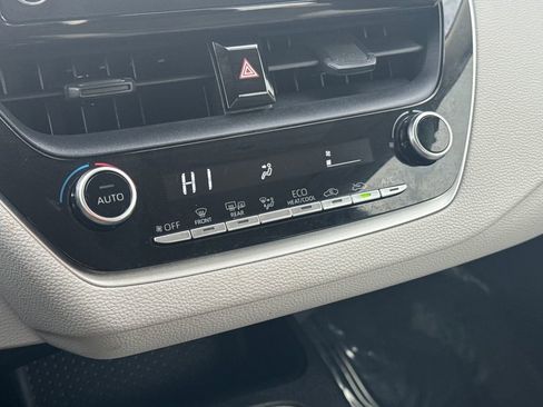 Used 2020 Toyota Corolla LE image 22