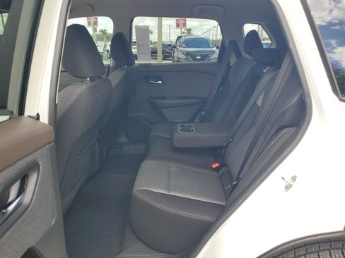 Certified 2022 Nissan Rogue SV image 14