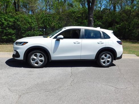 Certified 2025 Honda HR-V LX image 2