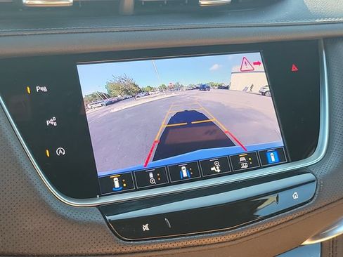 Certified 2024 Cadillac XT5 Premium Luxury w/ Technology Package AWD/4WD image 32