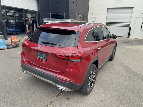 Used 2021 Mercedes-Benz GLA 250 4MATIC image 2