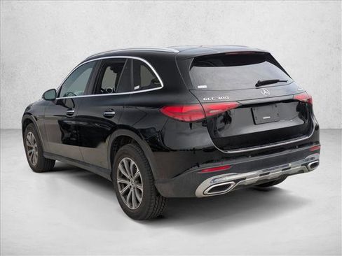 Used 2025 Mercedes-Benz GLC 300 4MATIC image 7