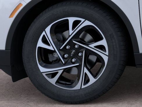 New 2026 Lincoln Nautilus Premier AWD/4WD image 19