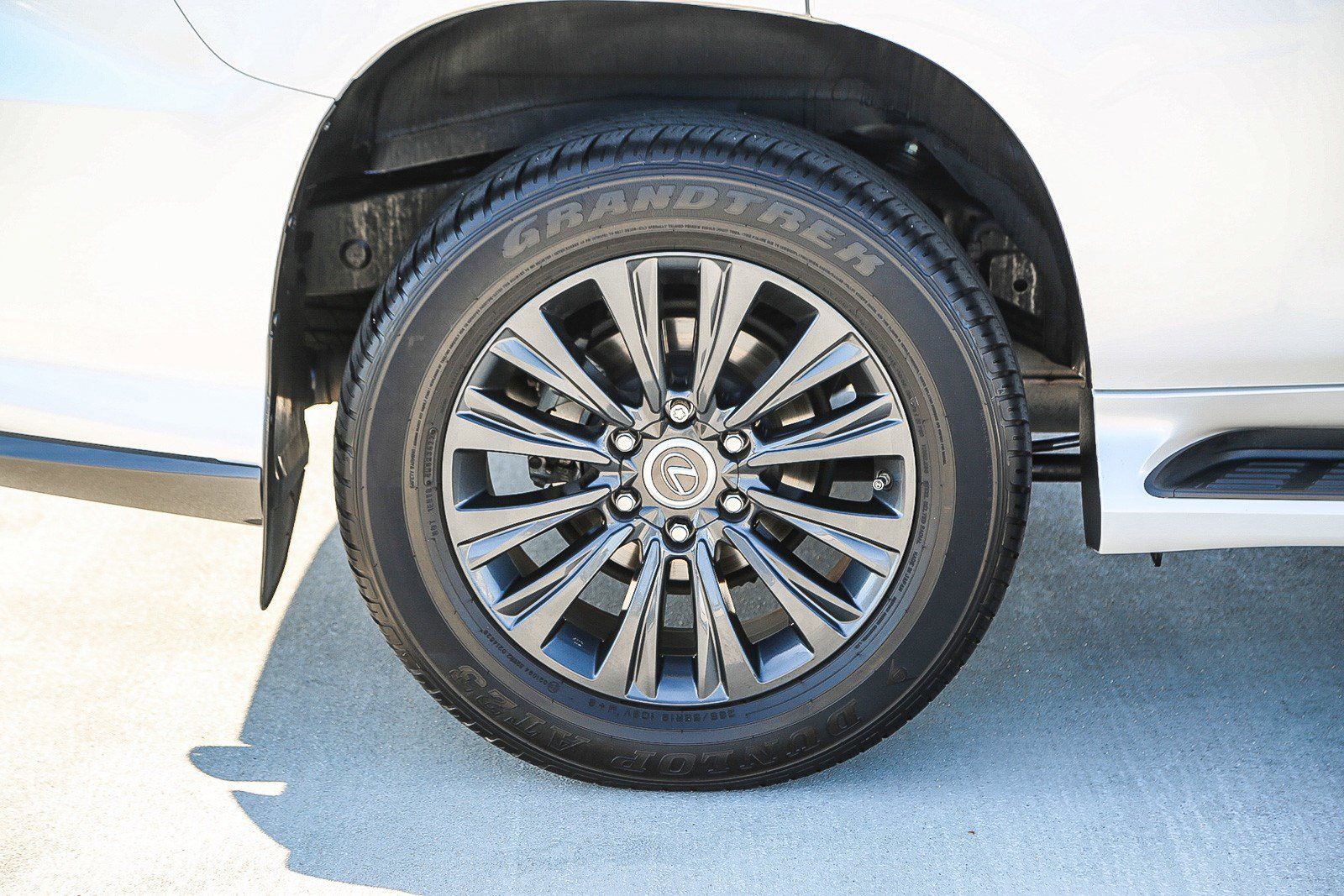 Used 2023 Lexus GX 460 Luxury w/ Sport Design Package AWD/4WD image 11