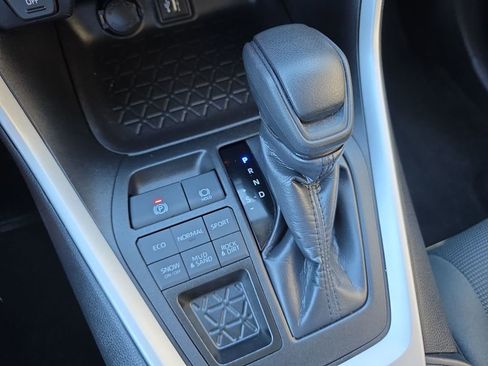 Used 2024 Toyota RAV4 LE image 16