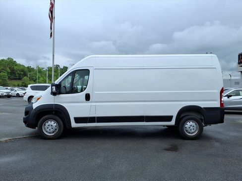 Used 2023 RAM ProMaster 2500 FWD image 2