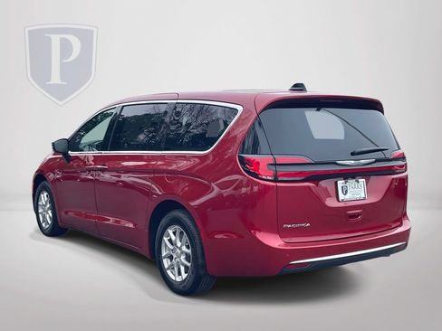 New 2026 Chrysler Pacifica Select FWD image 5