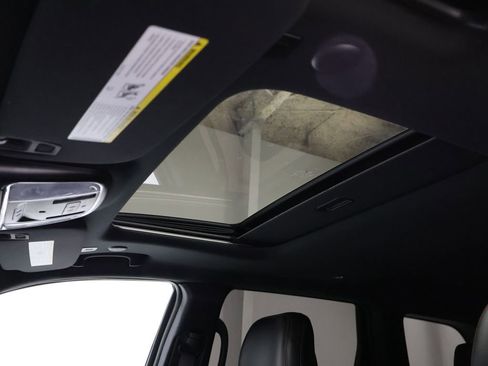 Used 2021 Jeep Grand Cherokee Trailhawk w/ Premium Lighting Group AWD/4WD image 31