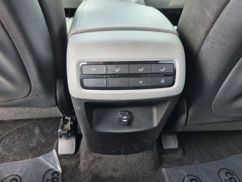 Used 2023 Hyundai Palisade SE AWD/4WD image 15