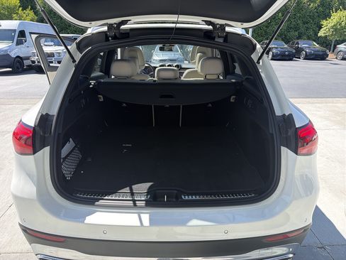Used 2025 Mercedes-Benz GLC 300 4MATIC image 34