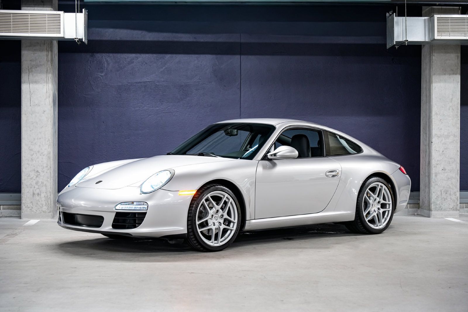 Used 2011 Porsche 911 Carrera RWD image 6