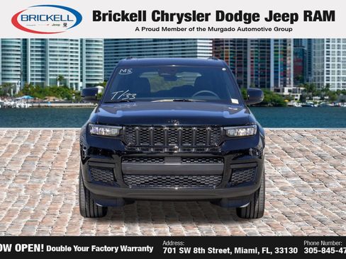 Used 2025 Jeep Grand Cherokee L Altitude image 2